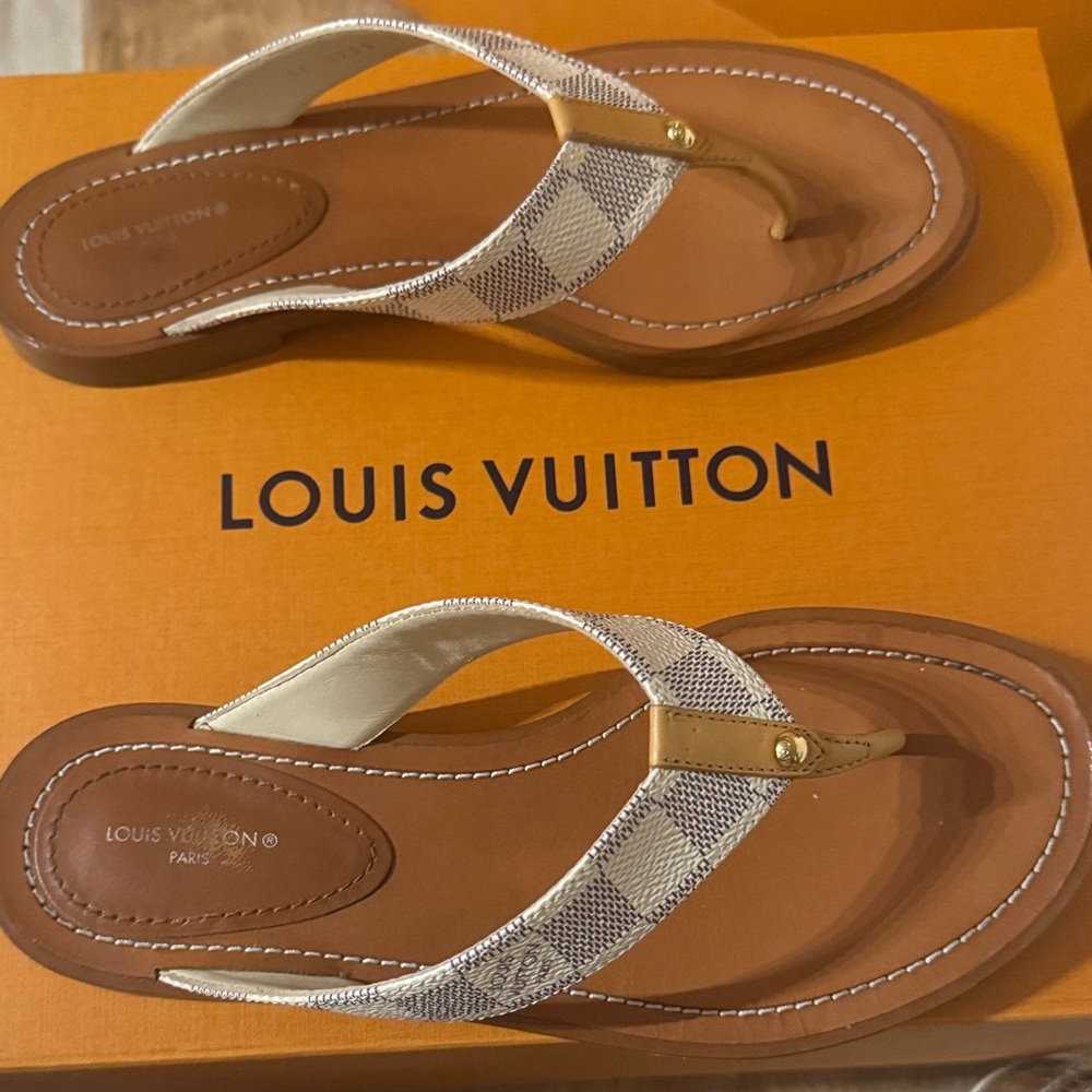 Checkered Tan and White Sandals - Picture 11 of 11